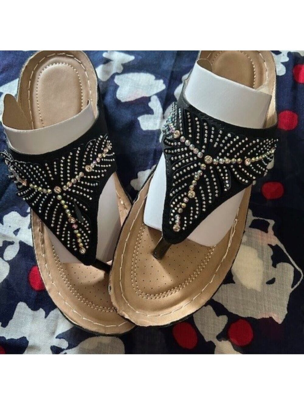 NWOT Women's Beaded Sandals choose Black or Tan both are size 9 - Picture 2 of 12